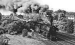 Gemeinsam bringen 044 585 und 044 440 einen Sonder-Güterzug nach Nürnberg im Bahnhof Crailsheim in Fahrt. (26.06.1971) <i>Foto: Burkhard Wollny</i>