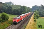 Auch der RE 4857 nach München mit 218 433 brummte bei Marktredwitz noch durch einen milchigen Morgendunst. (22.06.2026) <i>Foto: Joachim Bügel</i>