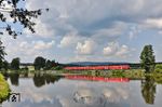 Die Regionalexpresszüge zwischen Nürnberg und Hof werden wegen der Sperrung der Pegnitztalstrecke bis 27.06.2026 weiterhin über Weiden (Oberpf) - Marktredwitz umgeleitet. So auch diese beiden 612 als RE 3465 nach Hof am Rechenweiher bei Escheldorf. (22.06.2026) <i>Foto: Joachim Bügel</i>