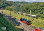 01 1104 setzt im Bahnhof Elm um. Die Rückfahrt vom Hessentag in Fulda bis hierher musste mangels Drehmöglichkeiten rückwärts bestritten werden. Der besetzte Sonderzug wartet derweil im Überholungsgleis. Andeutungsweise ist noch die Bedeutung von Elm zu erkennen, der bis zum Bau des Schlüchterner Tunnels 1914 ein wichtiger Bahnhof – auch im Fernverkehr – zwischen dem Rhein-Main-Gebiet sowie Berlin und Sachsen war. (21.06.2026) <i>Foto: Joachim Schmidt</i>