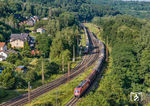 ÖBB 1016.032 wechselt mit einem Güterzug im Bahnhof Elm auf das Verbindungsgleis nach Schlüchtern. Im Bahnhof wartet 193 966 von FoxRail mit einem Containerzug nach Hamburg Waltershof sowie 01 1104 mit ihrem Sonderzug. (21.06.2026) <i>Foto: Joachim Schmidt</i>