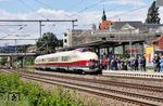 "Großer Bahnhof" bei der Ankunft des VT 18.16.10/07 im Bahnhof Radebeul bei seiner feierlichen Erstfahrt aus Halberstadt. Der Zug wird in Radebeul sein neues Domizil finden. (14.06.2026) <i>Foto: Helmut Linke</i>