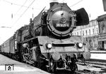 Die Halberstadter 39 1025 (ex 39 113, ex 22 025) vor einem Personenzug in Magdeburg Hbf. (15.08.1970) <i>Foto: Helmut Constabel, Slg. A. Höfig</i>