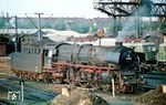 Noch in Diensten des BZA Minden (Westf) besuchte 01 1090 das Bw Lehrte. Ein Jahr später sollte es die neue Heimat der Lok werden. Im Mai 1969 wurde sie dort z-gestellt und am 01.10.1969 ausgemustert. (07.1967) <i>Foto: Rolf Hahmann</i>