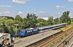 Die letzte Überführungsfahrt des DLr 93623 von Dortmund-Eving nach Köln Bbf über Düsseldorf ging natürlich "in die Hose" (Murphy lässt grüßen). TRI 110 428 wurde in Langenfeld-Berghausen über die S-Bahn-Strecke geleitet. Ab 10. Juli 2026 soll der Zug nach Ende der fünfmonatigen Streckensperrung wieder über Wuppertal fahren. (01.07.2026) <i>Foto: Joachim Bügel</i>