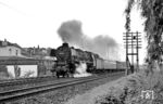 01 1085 (Bw Osnabrück) bringt den D 393 nach Hamburg-Altona in der Ausfahrt aus Münster (Westf) Hbf in Fahrt. (30.05.1966) <i>Foto: Reinhard Gumbert</i>