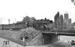 03 196 vom Bw Hamburg-Altona fährt mit D 194 (Hamburg-Altona - Hamm - Essen-Altenessen - Mönchengladbach - Aachen) am Kaiser-Wilhelm-Ring nach Münster (Westf) Hbf ein. Rechts ist die katholische Erphokirche zu sehen. (30.05.1966) <i>Foto: Reinhard Gumbert</i>