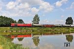 Zur Enttäuschung des Fotografen erschien bei Wiesau (Oberpf) nicht die im Fahrplan vorgesehene 232 vor dem umgeleiteten EZ 45360 (Most - Nürnberg Rbf), sondern die in Mühldorf (Oberbay) stationierte 266 442. (23.06.2026) <i>Foto: Joachim Bügel</i>
