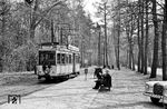 Am 2. Mai 1967 wurde die Straßenbahnlinie 54E stillgelegt und durch die Buslinie 54 ersetzt. Das Bild zeigt den Tw 3481 (Nordwaggon, Baujahr 1929) zur Stresowstraße nach Spandau in der Haltestelle Johannesstift kurz vor der Stilllegung. (03.1967) <i>Foto: Jürgen Hagemann</i>