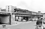 01 515 vom Bw Berlin Ostbf fährt mit dem D 110 (Warszawa - Hannover - Bonn) aus dem Bahnhof Berlin Zoologischer Garten.  (05.1967) <i>Foto: Jürgen Hagemann</i>