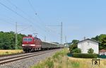 243 201 mit dem Lr von der Ostsee zurück nach Chemnitz bei Gößnitz südlich von Altenburg. Der Zug bestand aus 13 Wagen der ehemaligen DDR-Reichsbahn. (21.06.2026) <i>Foto: Ralf Opalka</i>