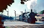 38 3275 (Bw Radolfzell) verlässt mit dem D 369 den Bahnhof Konstanz. (08.1962) <i>Foto: Robin Fell</i>