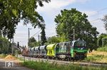 Beide Güterzüge pendelten am 6. Juli 2026 als Belastungsfahrt mehrmals zwischen Köln-Kalk Nord und Wuppertal Hbf (ursprünglich war bis Hagen Gbf vorgesehen). Als Schlusslok am Bauz 92438 aus Wuppertal war AIXRail 272 407 eingeteilt. (06.07.2026) <i>Foto: Joachim Bügel</i>