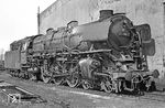 In klassischer Pose präsentiert sich 012 066 neben dem Schuppen im Bw Rheine. (21.03.1972) <i>Foto: Wolfgang Bügel</i>