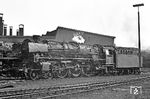012 074 war erst im Mai 1971 von Hamburg-Altona nach Rheine umstationiert worden. Mit einem losen Mittelzylinder wurde sie im September 1972 ins AW Braunschweig geschickt, kam aber von dort nicht mehr wieder, sondern wurde am 05.10.1972 z-gestellt und anschließend ausgemustert. (21.03.1972) <i>Foto: Wolfgang Bügel</i>