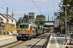 Der zweite Belastungszug Bauz 92574 nach Köln-Kalk Nord mit RP 248 001 fährt mit einer fahrplanmäßigen Verspätung von 466 Minuten durch den neu gestalteten Haltepunkt Haan, in dem mit Hochdruck an der Fertigstellung gearbeitet wird. (07.07.2026) <i>Foto: Joachim Bügel</i>