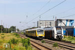 Wie nicht anders zu erwarten, startete wegen des Brandanschlages bei Leverkusen-Rheindorf die große Umleitungswelle über die S-Bahn- bzw. Güterzugstrecke. In Hilden trifft Messzug 94311 mit 721 101 (und Schlusslok 182 536) auf den umgeleiteten 462 021 als RE 26815 nach Hamm (Westf). Im Hintergrund kommt 402 008 als ICE 644 von Berlin nach Köln über die S-Bahn-Strecke angefahren. Rechts parkte ein Winner-KLV-Zug. (10.07.2026) <i>Foto: Joachim Bügel</i>