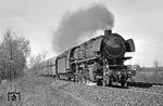 Der nächste beladene 2000 t Erzzug aus Emden war mit der Emder 044 678 (44 1678) bei Bentlage unterwegs. (22.03.1972) <i>Foto: Wolfgang Bügel</i>