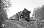 Keine große Mühe hatte 012 074 mit dem P 2248 aus Leer (Ostfriesl) kurz vor dem Ziel seiner Reise bei Bentlage. (22.03.1972) <i>Foto: Wolfgang Bügel</i>