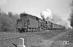 Der nächste Güterzug kam mit 042 358 bei Bentlage des Wegs. (22.03.1972) <i>Foto: Wolfgang Bügel</i>