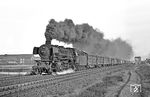 Der Heizer der 042 363 meinte es vor dem Gdg 9065 wohl etwas zu gut und räucherte die Umgebung von Bentlage kräftig ein. (22.03.1972) <i>Foto: Wolfgang Bügel</i>
