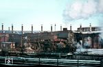 01 1071 an einem kalten Januartag im Bw Hamburg-Altona. Zum Winterfahrplan 1968/69 wechselte die Lok von Osnabrück nach Hamburg-Altona und füllte den dortigen Bestand an 01.10 auf 21 Maschinen auf. (01.1968) <i>Foto: Rolf Hahmann</i>