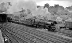 01 1056 dampft mit einem Güterzug durch Kassel-Kirchditmold auf den Rangierbahnhof in Kassel zu.  (02.06.1966) <i>Foto: Reinhard Gumbert</i>