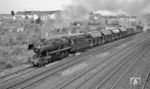 50 007 (Bw Kassel) mit einem Güterzug unterwegs in Kassel-Kirchditmold. (02.06.1966) <i>Foto: Reinhard Gumbert</i>