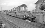 50 833 (Bw Kassel) fährt mit einem Personenzug auf dem Verbindungsgleis von Kassel Hbf nach -Wilhelmshöhe aus dem Bahnhof Kirchditmold. Links ist das Stellwerk "Kkf" zu sehen, das für die Strecke Kassel Hbf - Waldkappel zuständig war sowie als Abzweigstelle für die Strecken Kassel Hbf - Frankfurt und Obervellmar - Kassel Rbf - Kassel-Wilhelmshöhe diente.  (02.06.1966) <i>Foto: Reinhard Gumbert</i>