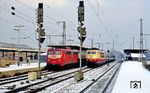 Im Bahnhof Köln-Deutz fährt 103 108 mit einem Lr aus Köln-Deutzerfeld neben 140 741 vor D 2342. (08.02.1991) <i>Foto: Joachim Bügel</i>