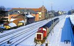 212 324 schiebt den N 5721 nach Remscheid in Wuppertal-Unterbarmen.  (17.02.1991) <i>Foto: Wolfgang Bügel</i>