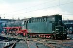 Dass 01 1102 auch ein Kandidat für eine zeitweilige Wiederauferstehung werden sollte, war im Mai 1967, als die Lok neu aus Kassel nach Hamburg-Altona gekommen war, nicht abzusehen. (05.1967) <i>Foto: Rolf Hahmann</i>