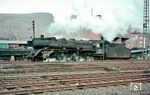 Dienstbeginn für die Mönchengladbacher 03 107 im Bw Hagen-Eckesey. Als Rangierfahrt geht es zum Hauptbahnhof, um dort den E 342 zu übernehmen. (12.1963) <i>Foto: Rolf Hahmann</i>