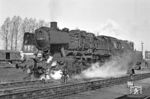 Regelmäßige Gäste im Bw Rheine waren die beim Bw Emden stationierten 50er, wie 051 580. Sie besaß seit 1957 den Kessel von 52 6424. (23.03.1972) <i>Foto: Wolfgang Bügel</i>