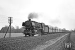 044 242 (44 1243 vom Bw Emden) befördert den Gdg 9657 bei Bentlage nordwärts. (23.03.1972) <i>Foto: Wolfgang Bügel</i>