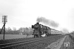 012 100 bringt den E 1937 zur Nordseeküste bei Bentlage auf Höchstgeschwindigkeit. (23.03.1972) <i>Foto: Wolfgang Bügel</i>