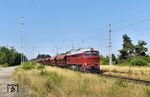 V 200 507 befördert einen leeren Schotterwagenzug von Karsdorf nach Lüptitz zu einem Schotterwerk, aufgenommen bei der Durchfahrt im Bahnhof Jesewitz.   (13.07.2026) <i>Foto: Ralf Opalka</i>