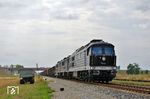 5630 105 (ex 233 515) schleppt zwei E-Loks und einen Güterzug bei Jawor (Jauer) in Niederschlesien. (18.07.2026) <i>Foto: Sylvio Ohlt</i>