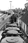Während 18 323 im Rahmen der BDEF-Verbandstagung im Bw Soltau restauriert, war noch Zeit für ein Bild der 03 260, die aus Bremen hierher gekommen war. (27.05.1966) <i>Foto: Jürgen Hagemann</i>