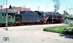 03 266 (Bw Braunschweig) vor dem "Heide-Express" E 565 (Kreiensen - Braunschweig - Flensburg) im Bahnhof Uelzen. (08.1963) <i>Foto: Rolf Hahmann</i>