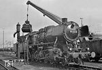 Auch das Bw Lehrte war in Form der 050 615 im Bw Löhne (Westf) vertreten. Das endgültige Aus für die Dampflok-Einsätze nach Löhne kam im Frühjahr 1976. Am 1. Dezember 1996 wurde das Bw Löhne geschlossen mit der gleichzeitigen Verlagerung der Lokleitung nach Osnabrück. 2020 wurden alle Bw-Anlagen in Löhne beseitigt. (19.04.1972) <i>Foto: Wolfgang Bügel</i>