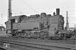 094 149 (94 1149) stand als Reservelok im Bw Hamm (Westf) abgestellt. Die vermehrte Auslieferung der Baureihe 290 bescherte den alten Preußen auch hier das Aus. Ende 1972 wurde 094 149 ausgemustert. (19.04.1972) <i>Foto: Wolfgang Bügel</i>