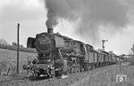 050 540 hat soeben den Grenzbahnhof Ellrich/DDR verlassen und bringt den Durchgangsgüterzug Richtung Herzberg (Harz) in Fahrt. (06.05.1972) <i>Foto: Wolfgang Bügel</i>