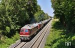 Wegen der Bauarbeiten in Zeitz konnten die Loks dort nicht umsetzen und der Kesselwagenzug mußte bis Profen weiterfahren. Auf der Rückfahrt von Profen nach Zeitz war bei Reuden wieder 132 334 vor 232 690 gespannt. (16.07.2026) <i>Foto: Ralf Opalka</i>