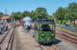 In Bruchhausen-Vilsen führte der DEV dem interessierten Publikum den "historischen Güterverkehr" vergangener Jahrzehnte vor. Gastlok "RUR" der Selfkantbahn sorgte für das passende Ambiente an der Rollwagengrube. (29.07.2026) <i>Foto: Joachim Schmidt</i>