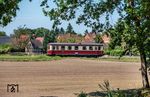 Dem Fotogüterzug mit der Lok "PLETTENBERG" fuhr der T 42 mit den Fotografen voraus, aufgenommen in Bruchhausen-Vilsen. (29.07.2026) <i>Foto: Joachim Schmidt</i>