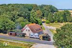 Der Fotogüterzug mit Lok 3 "PLETTENBERG" am Haltepunkt Arbste. (29.07.2026) <i>Foto: Joachim Schmidt</i>