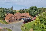 86 1744 vor einem Bauernhof "An der Bahn" in Uenzen. (30.07.2026) <i>Foto: Joachim Schmidt</i>
