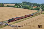 Hinter Uenzen liefen die Fotoapperate im "Dauerfeuer" bei der Vorbeifahrt der 86 1744 nochmals heiß. (30.07.2026) <i>Foto: Joachim Schmidt</i>