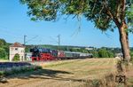 Auf einer Geburtstags-Charterfahrt war 01 1104 mit DRC 93515 von Backnang nach Freilassing bei Westerstetten unterwegs. (04.07.2026) <i>Foto: Atijana Schmidt</i>